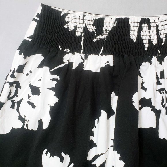 Maurices Women's Black White Floral Pleated Pockets Elastic Waist Cotton Skirt - Picture 6 of 8